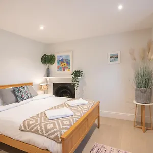 Spacious 1br Victorian Flat In Cotswolds - Free Parking , Cheltenham United Kingdom